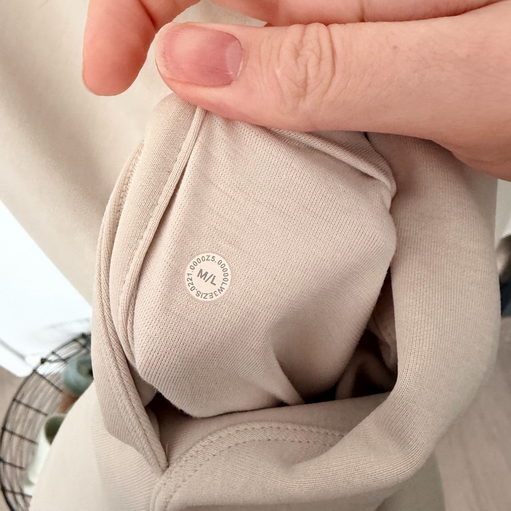 LULULEMON SOFTSTREME BELTED WRAP WHITE OPAL - Picture 6 of 6
